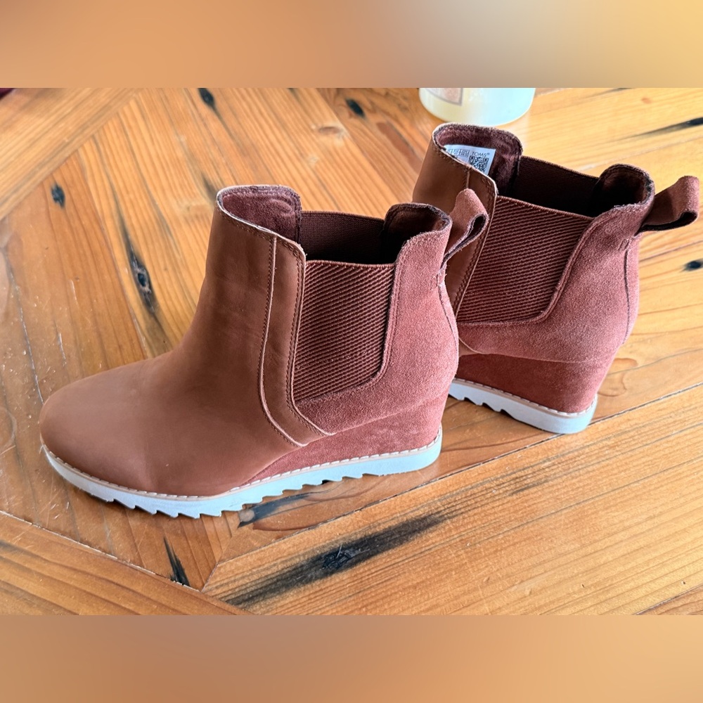 Toms Women's Tan Ankle Booties
